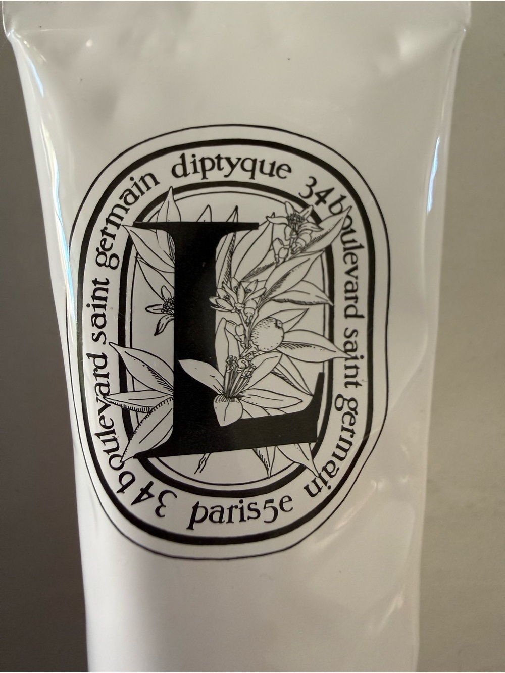 diptyque Travel Size Body Lotion 2 Piece Set New Unopened - Picture 2 of 3